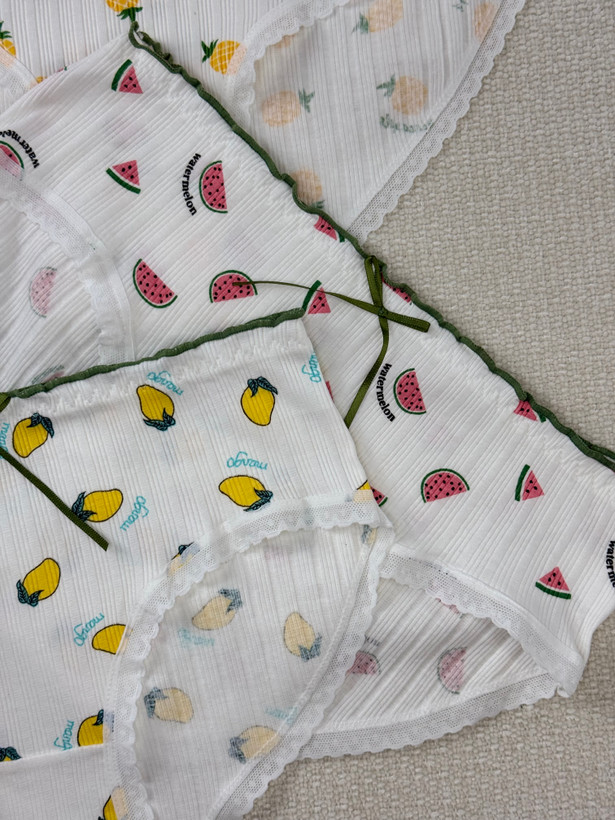 شورت میوه ای